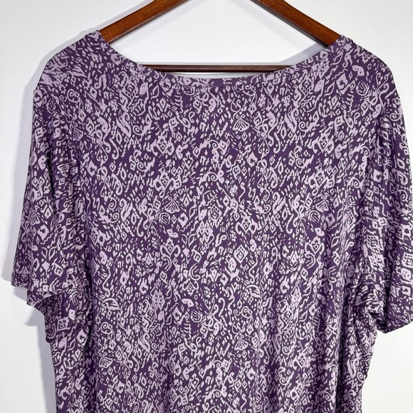 Modern-Fit Vneck Tee Purple Graphic Print Size 2x NWT Brand New - Picture 6 of 12